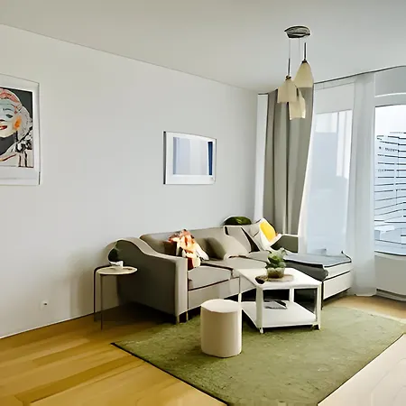 Apartment 19th Floor Free Parking & View *