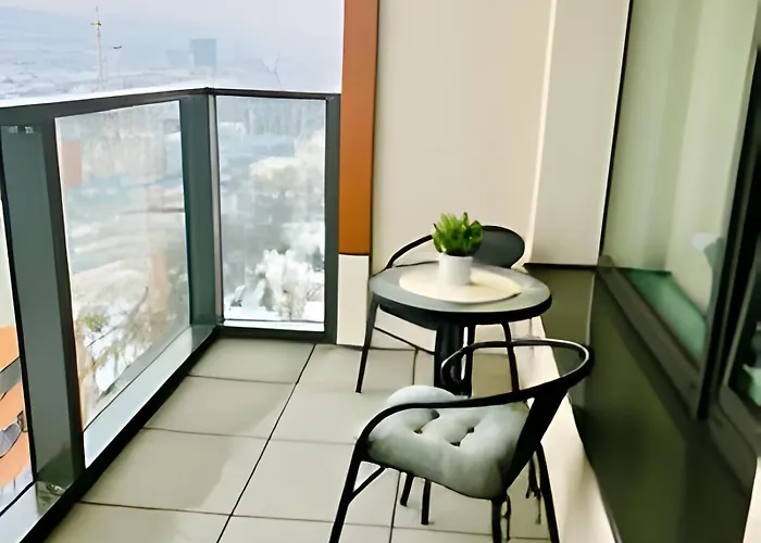 19th Floor Free Parking & View