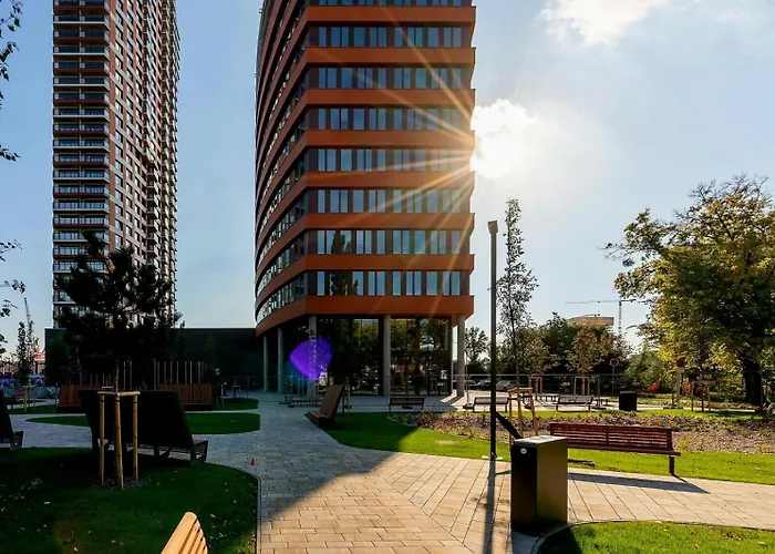 19th Floor Free Parking & View